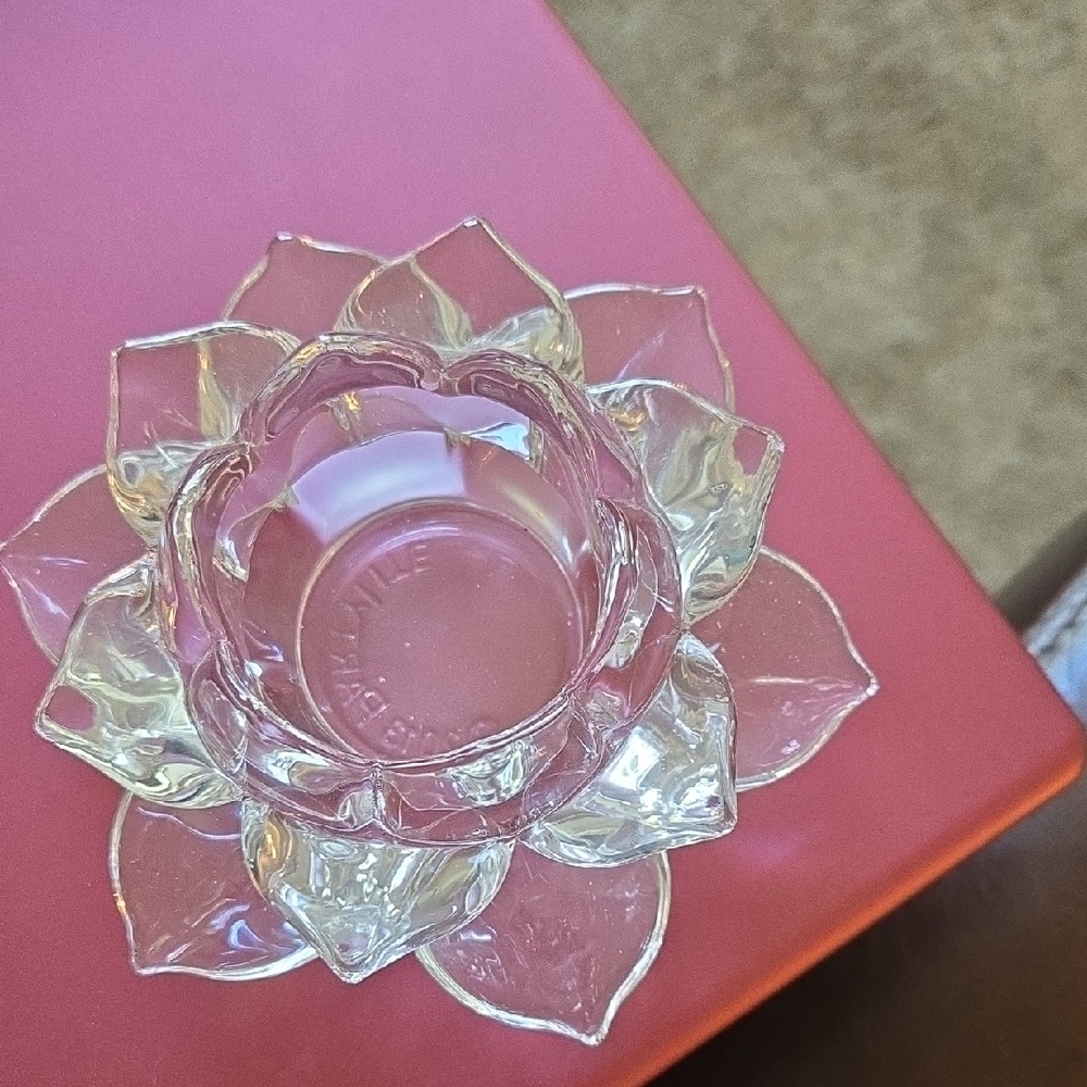 NWOT Partylite Crystal Lotus Candle Holder - Picture 2 of 4